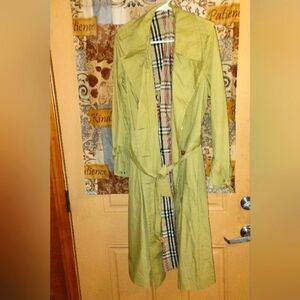 Green Trench Coat with Plaid Lining Diolen Lope In Great Shape